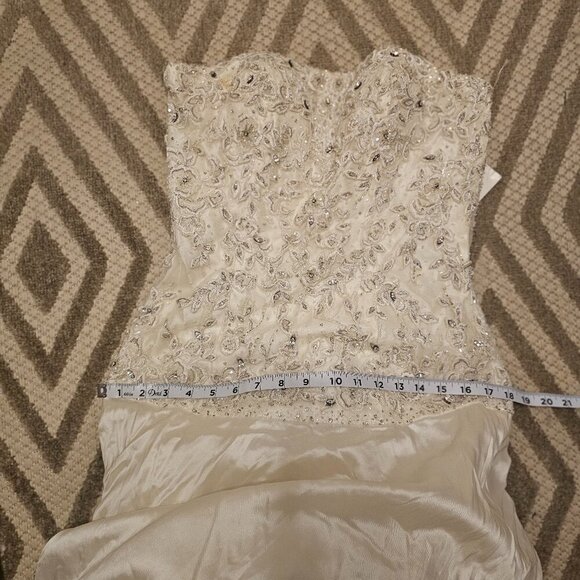 Stephen Yearick Ivory Strapless Wedding Dress 6 - Picture 8 of 12